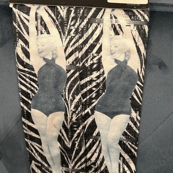 Marilyn Monroe socks - Picture 2 of 2